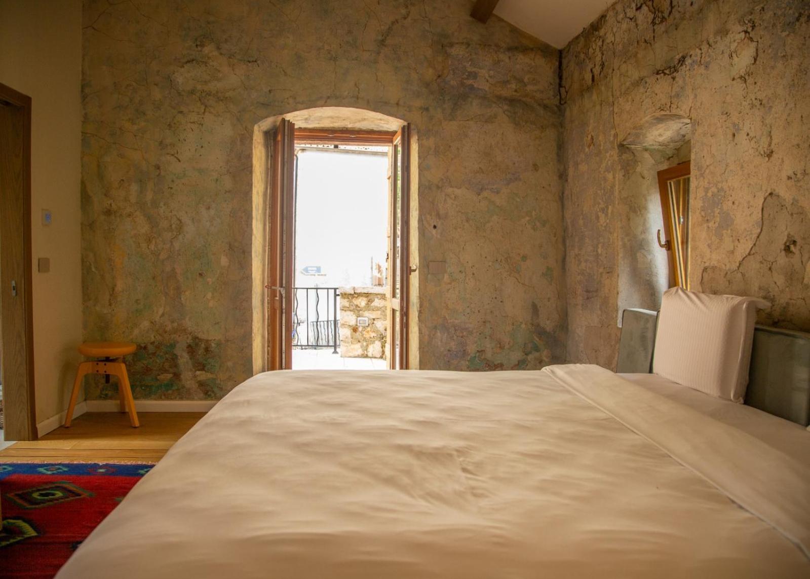 Hotel Zoe Hora Dhërmi Esterno foto