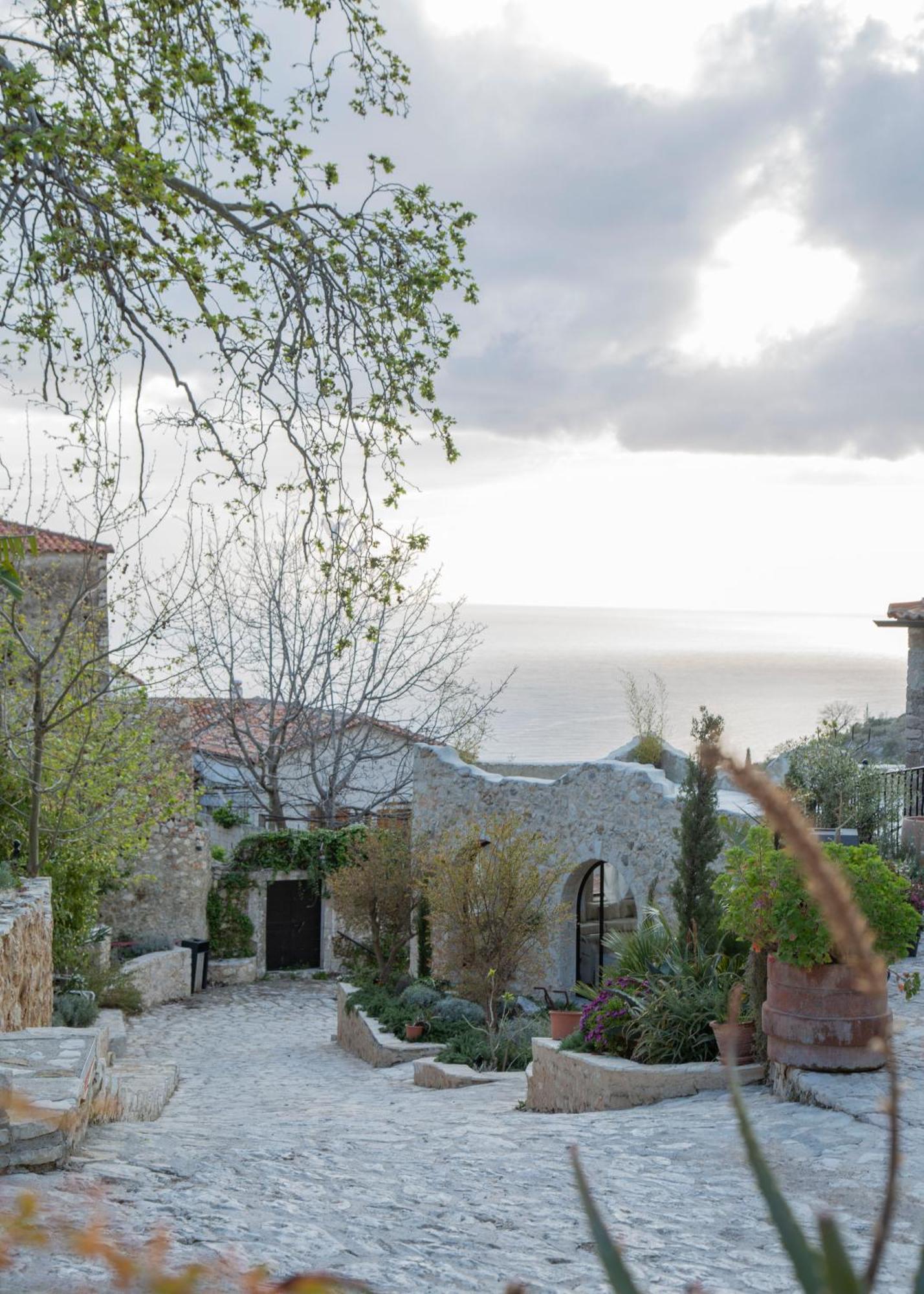 Hotel Zoe Hora Dhërmi Esterno foto