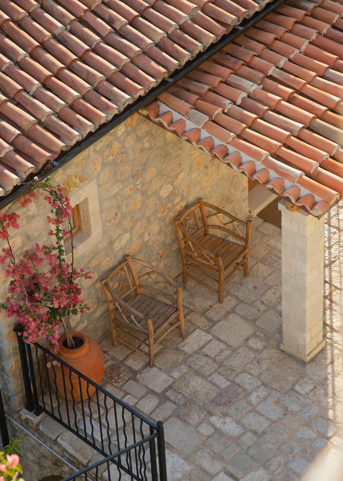 Hotel Zoe Hora Dhërmi Esterno foto