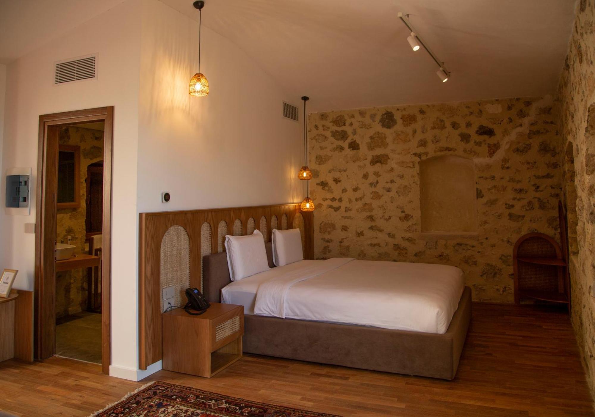 Hotel Zoe Hora Dhërmi Esterno foto
