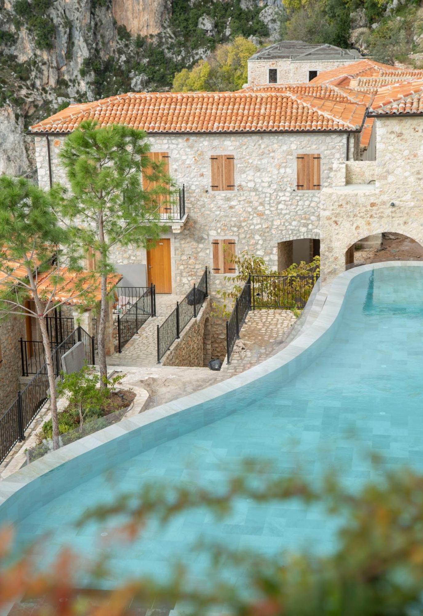 Hotel Zoe Hora Dhërmi Esterno foto