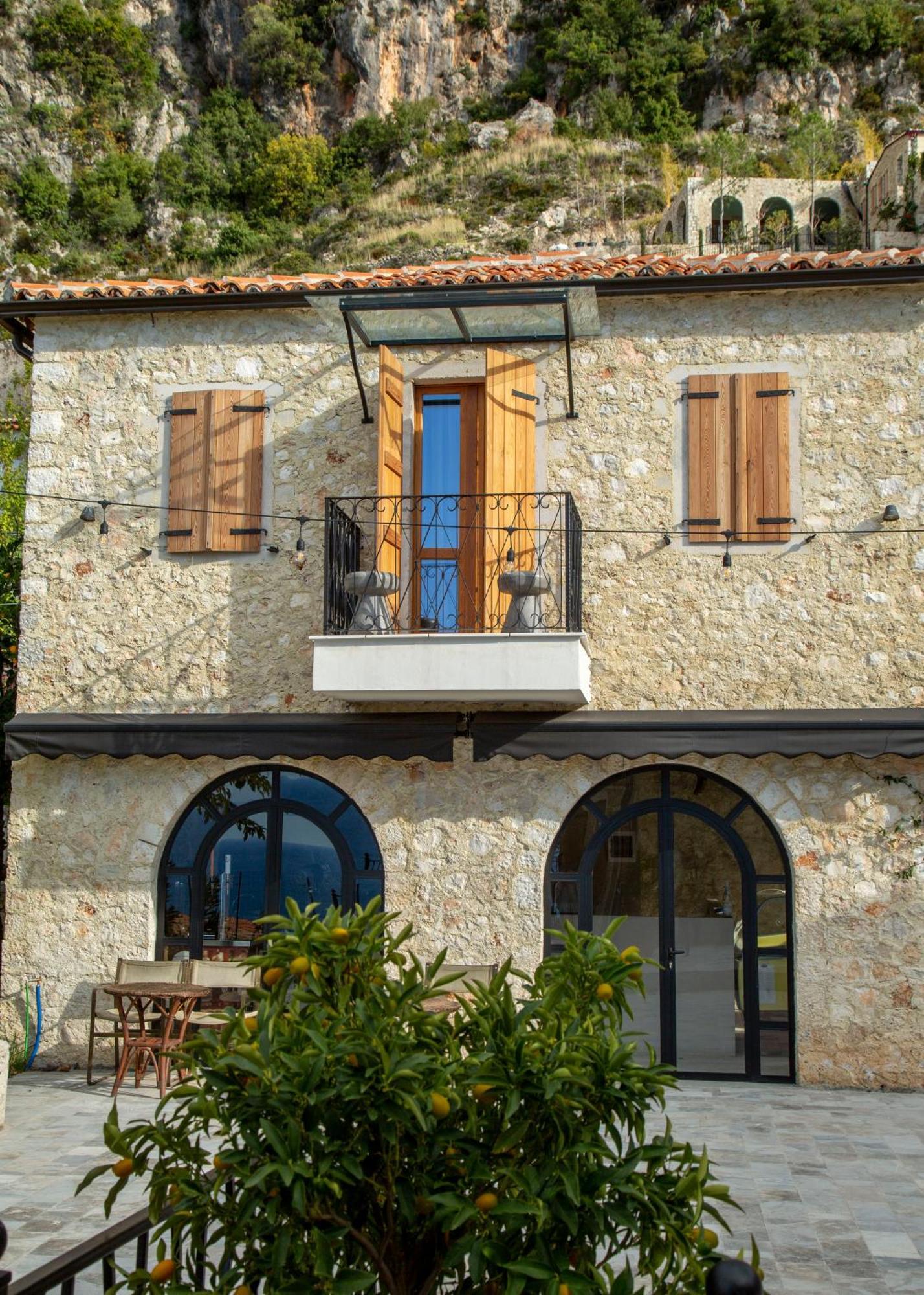 Hotel Zoe Hora Dhërmi Esterno foto
