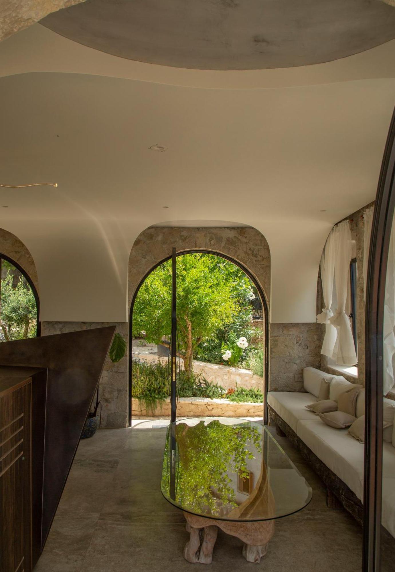 Hotel Zoe Hora Dhërmi Esterno foto